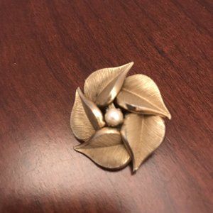 VINTAGE SIGNED C.R. CO. 12 KGF - PEARL In FLOWER P